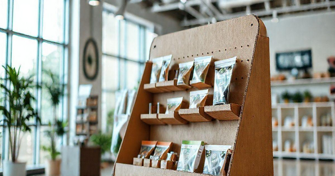 Expositor de papelão: A solução ideal para destacar seus produtos
