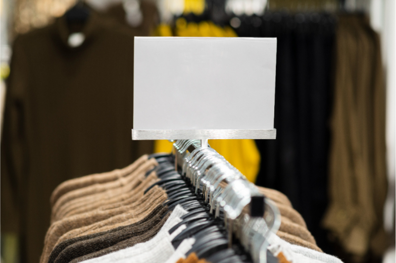 Expositores para Lojas de Roupas: Estilo e Organização